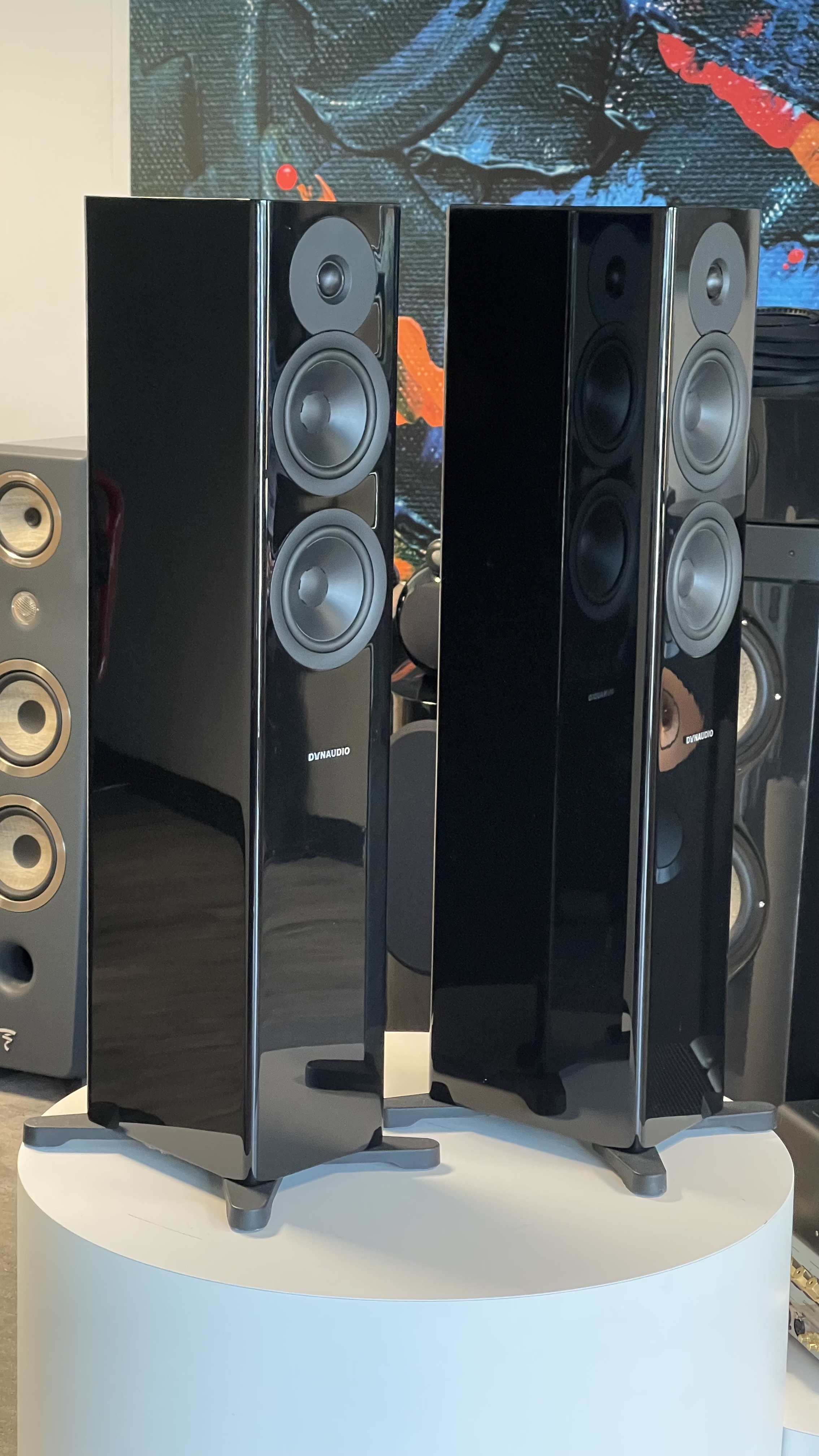 Evoke 30 side view